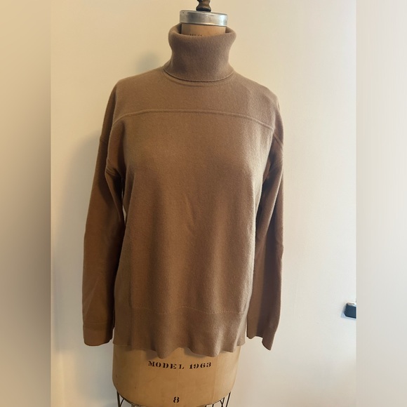 Theory Karenia cashmere yoke turtleneck sweater beige canvas camel tan XS - Picture 4 of 9